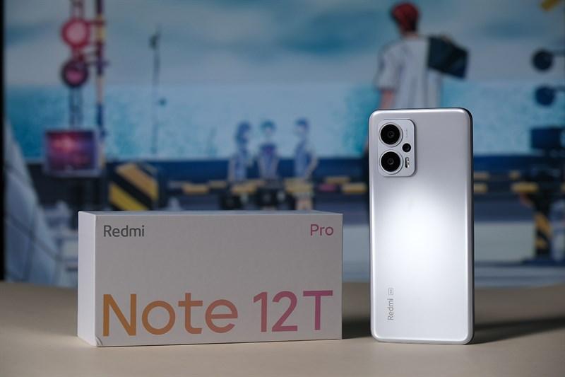 Bên trong hộp đựng Redmi Note 12T Pro vẫn chứa đầy đủ món phụ kiện quen thuộc