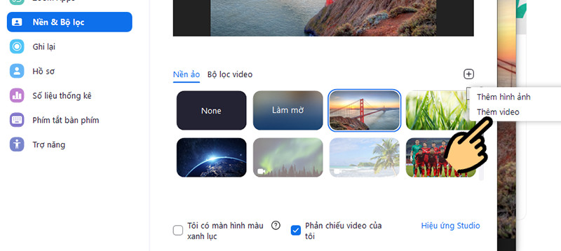 alt text: Chọn Thêm video trên Zoom máy tính