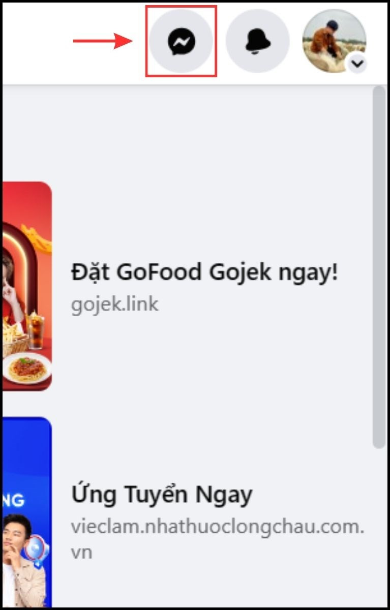 Mở Facebook v&agrave; bấm v&agrave;o biểu tượng Messenger
