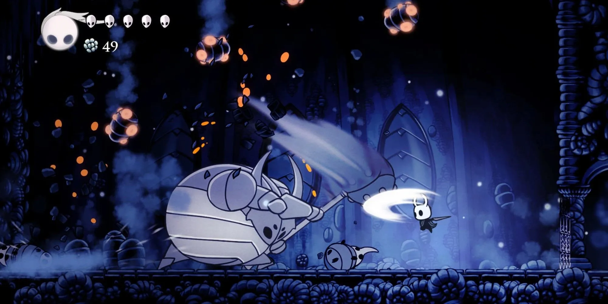 Hiệp sĩ tí hon chiến đấu với một con bọ khổng lồ trong thế giới ngầm của Hollow Knight