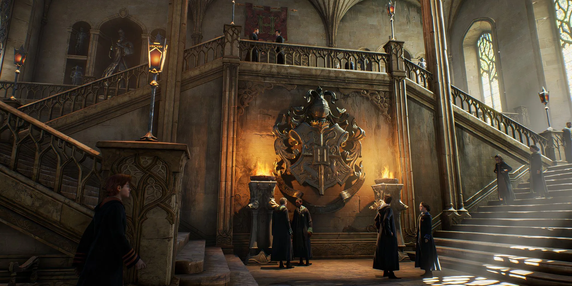 Khung cảnh bên trong trường Hogwarts trong Hogwarts Legacy với đông đảo học sinh.