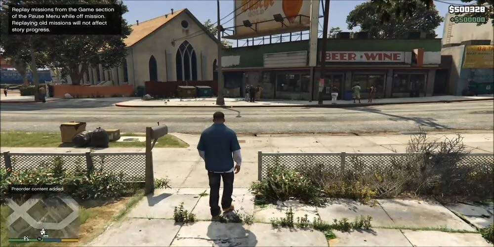 Một cảnh hành động rượt đuổi xe trong Grand Theft Auto V tại Los Santos