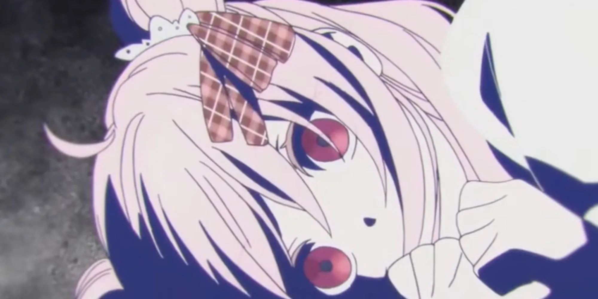Satou Matsuzaka trong Happy Sugar Life, một trong những nhân vật yandere điển hình với tình yêu ám ảnh