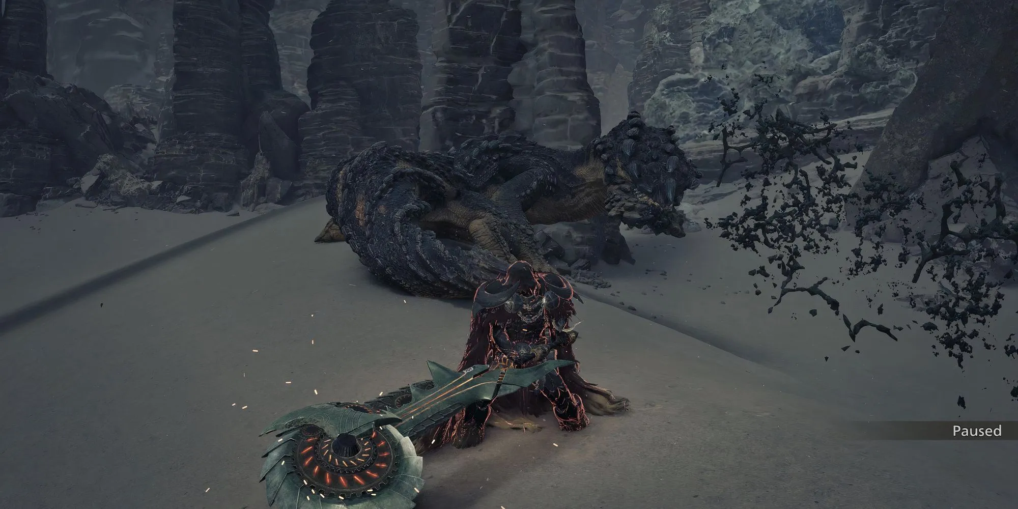 Thợ săn sử dụng Axe Mode của Switch Axe để tấn công quái vật trong Monster Hunter Wilds