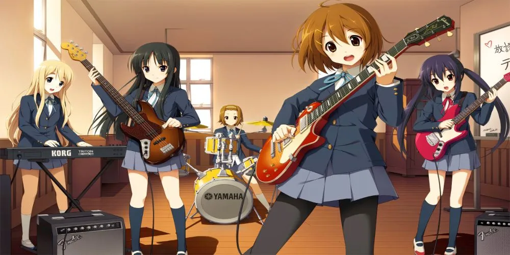 Yui, Mio, Ritsu và Tsumugi từ K-On! tươi cười rạng rỡ bên nhau