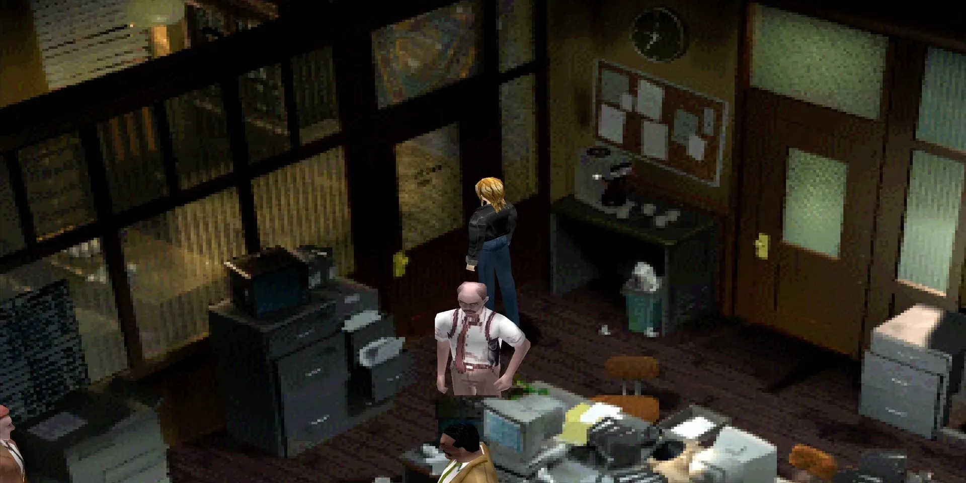 Aya Brea tại đồn cảnh sát trong Parasite Eve, với phông nền pre-rendered chi tiết và chân thực về thành phố New York.