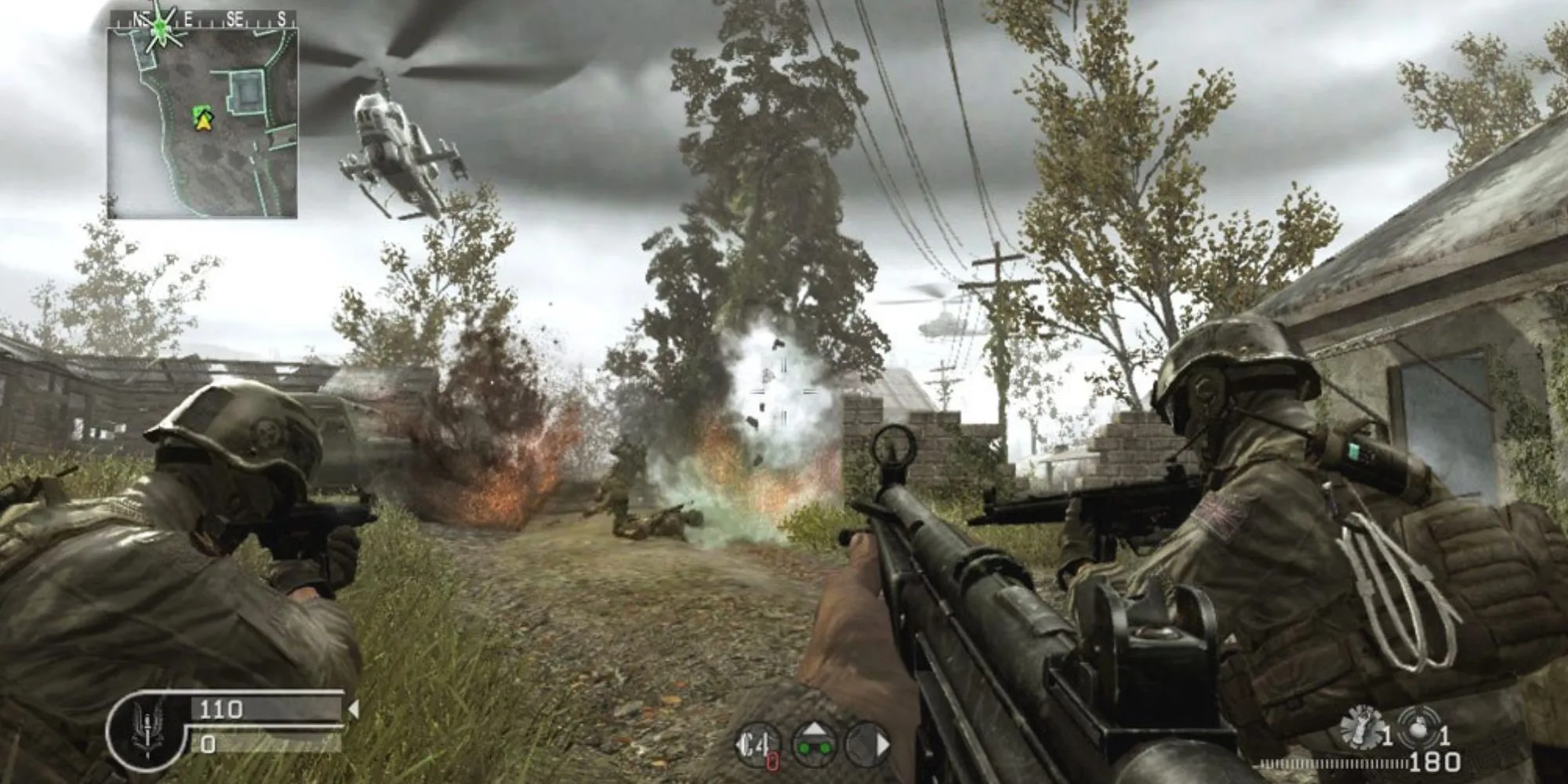 Một cảnh chiến đấu trong Call of Duty 4: Modern Warfare (2007), GOTY D.I.C.E với lối chơi multiplayer đột phá