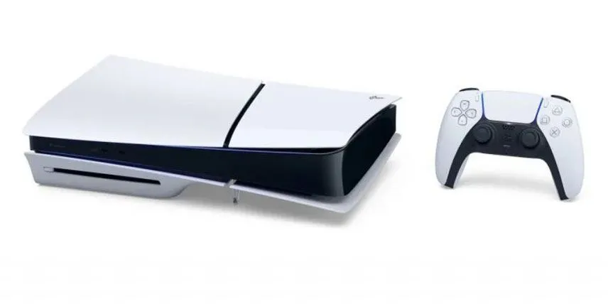 Máy chơi game PlayStation 5 Slim với thiết kế gọn gàng, thể hiện sự cải tiến liên tục của Sony về phần cứng console.