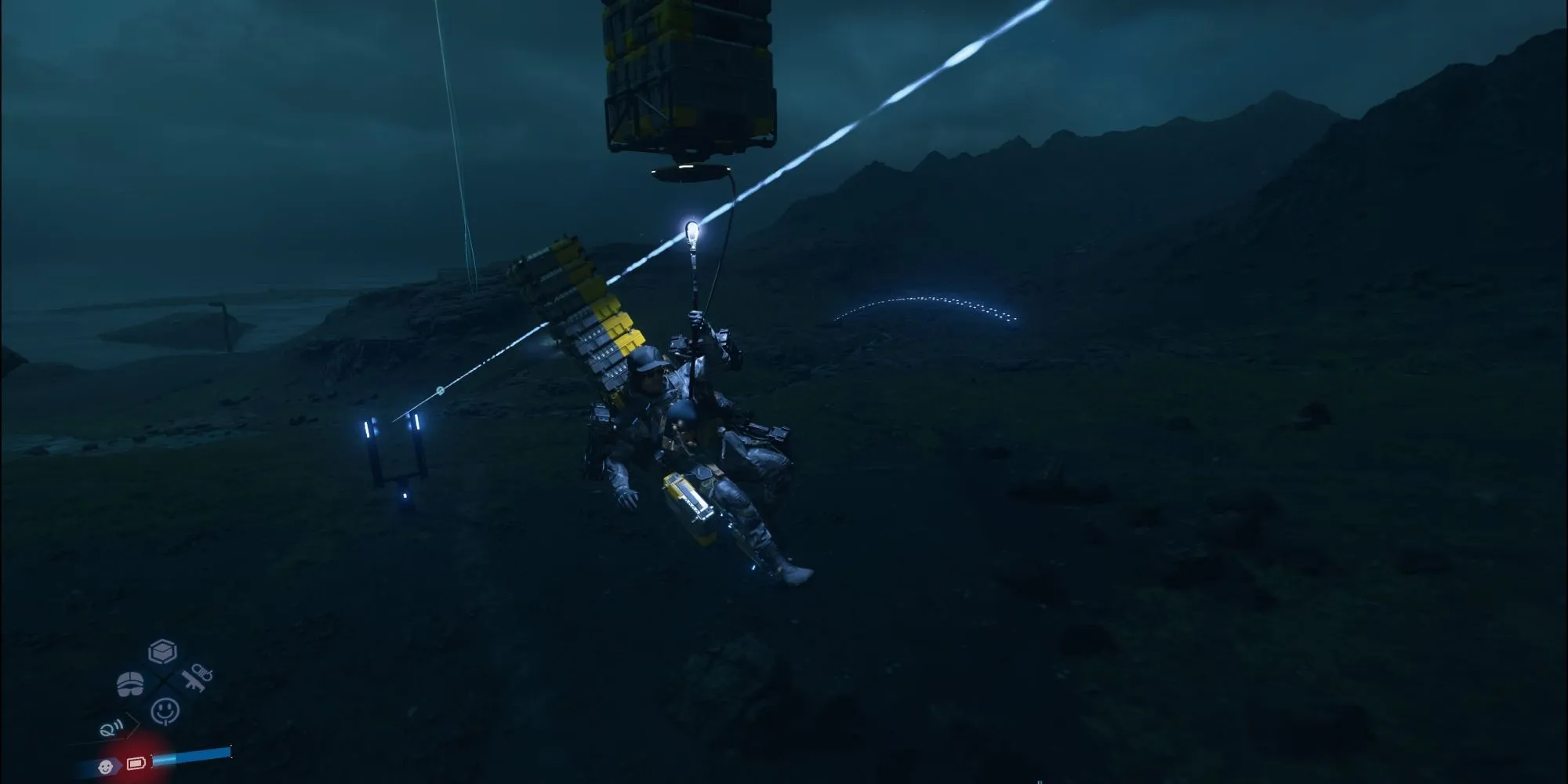 Sam Bridges thực hiện nhiệm vụ vận chuyển hàng hóa, cốt lõi gameplay của dòng game Death Stranding