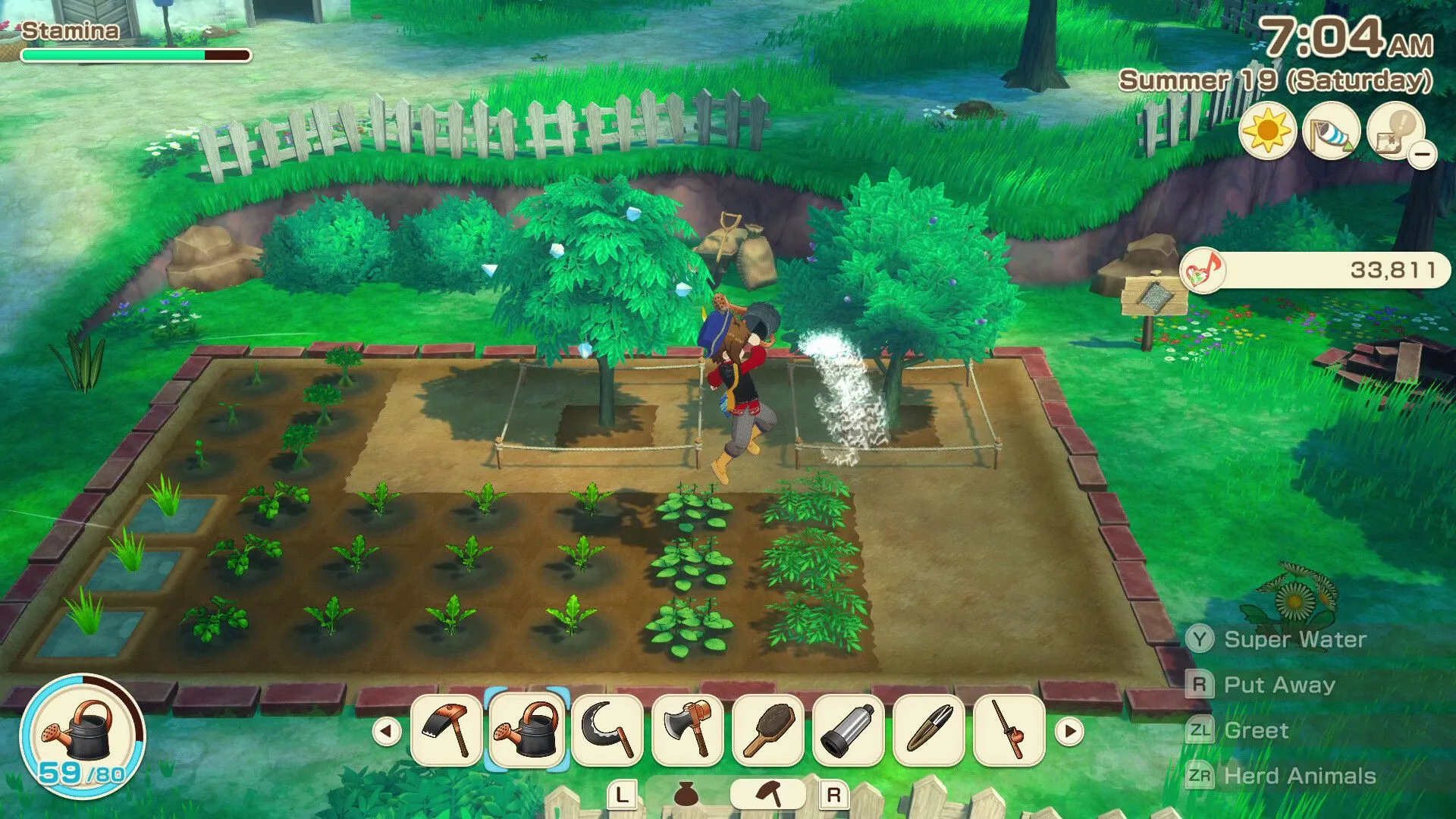 Story of Seasons Grand Bazaar: Nhân vật chính đang chăm sóc những chú gà đáng yêu trong chuồng.