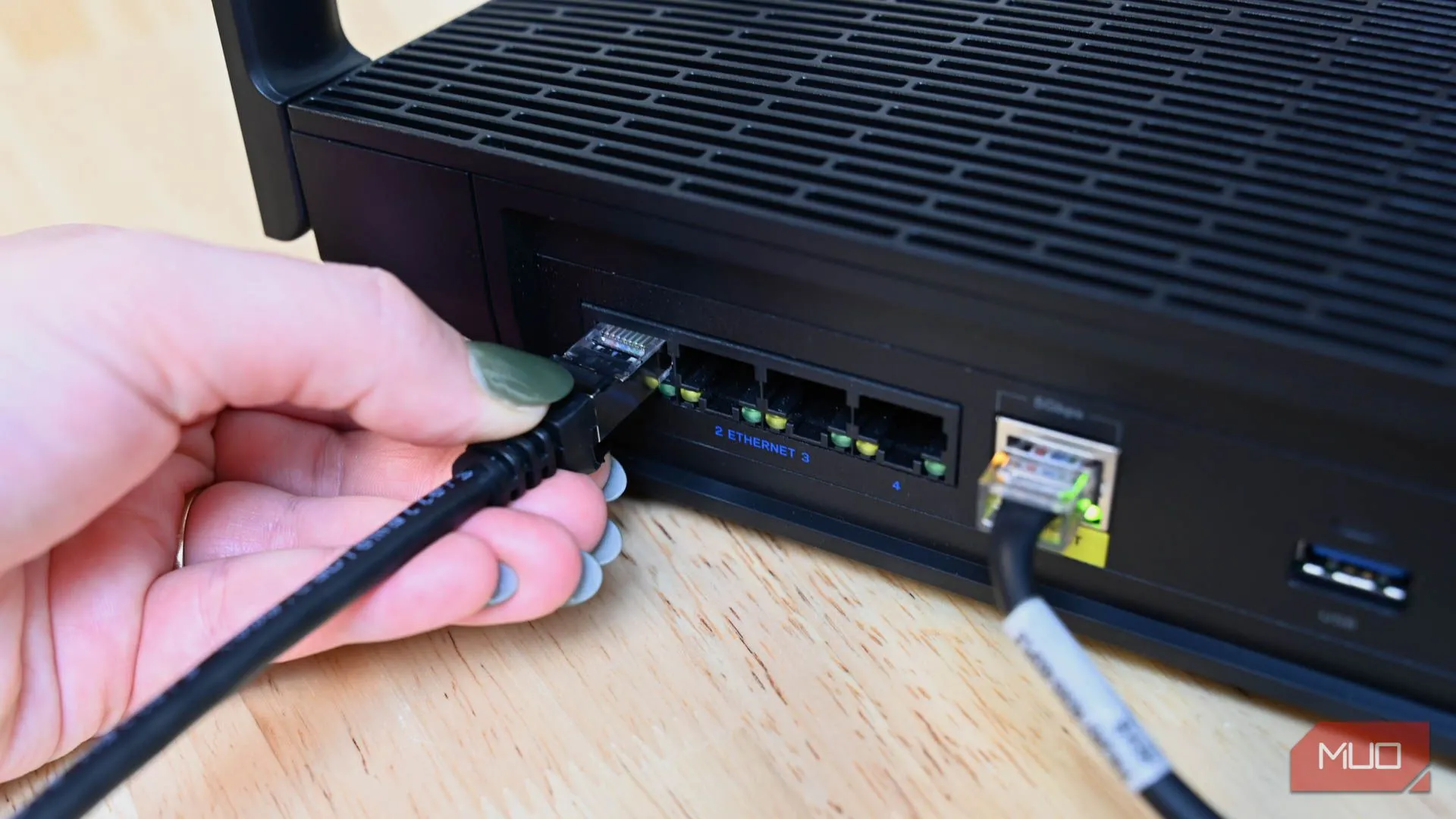 Cáp Ethernet và kết nối vật lý vẫn quan trọng — đừng quên kiểm tra dây và cổng khi tối ưu Wi‑Fi