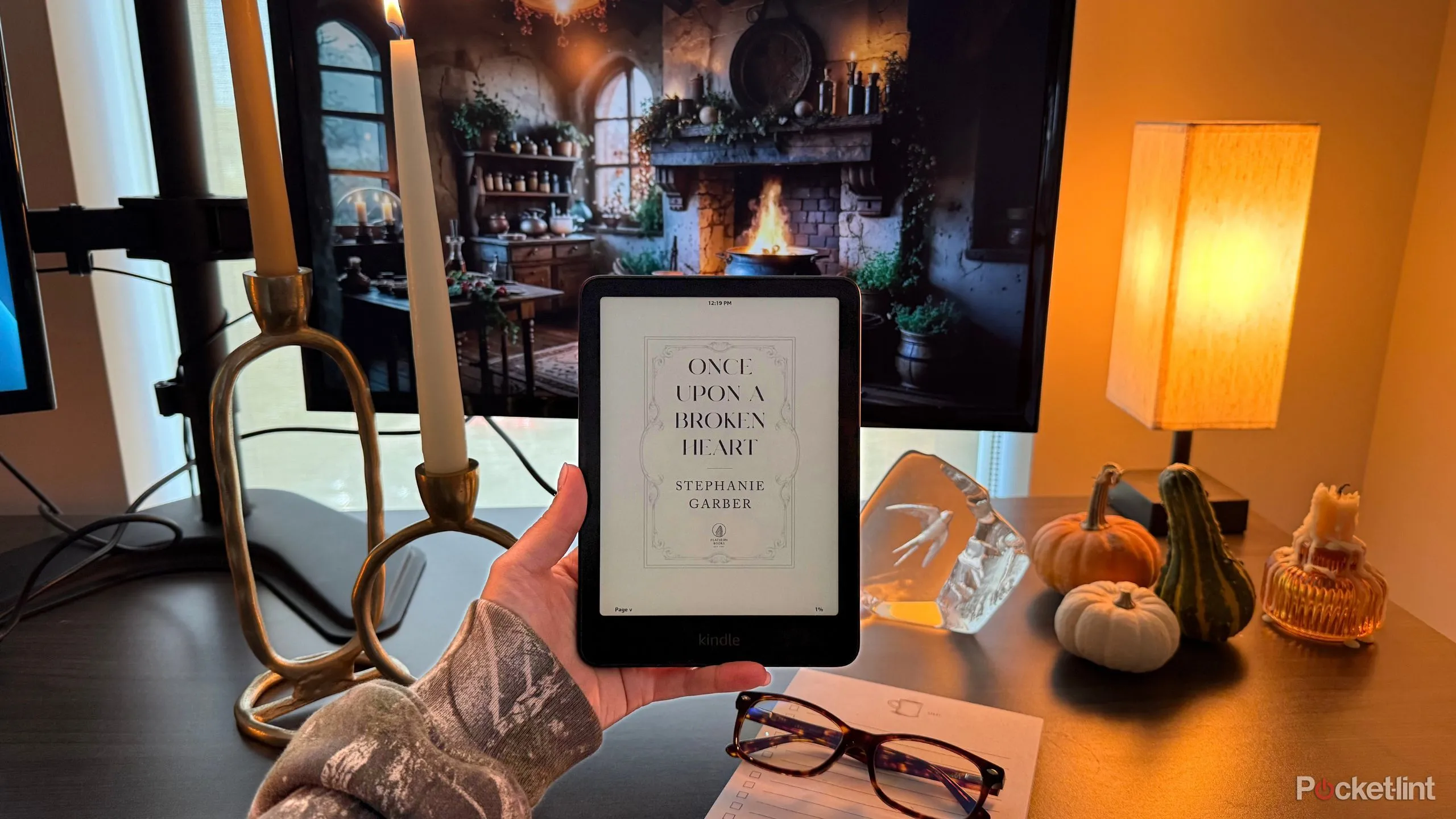 Giao diện sự kiện Stuff Your E-Reader Day trên Indie Author Collective, chuyên sách kinh dị và bí ẩn