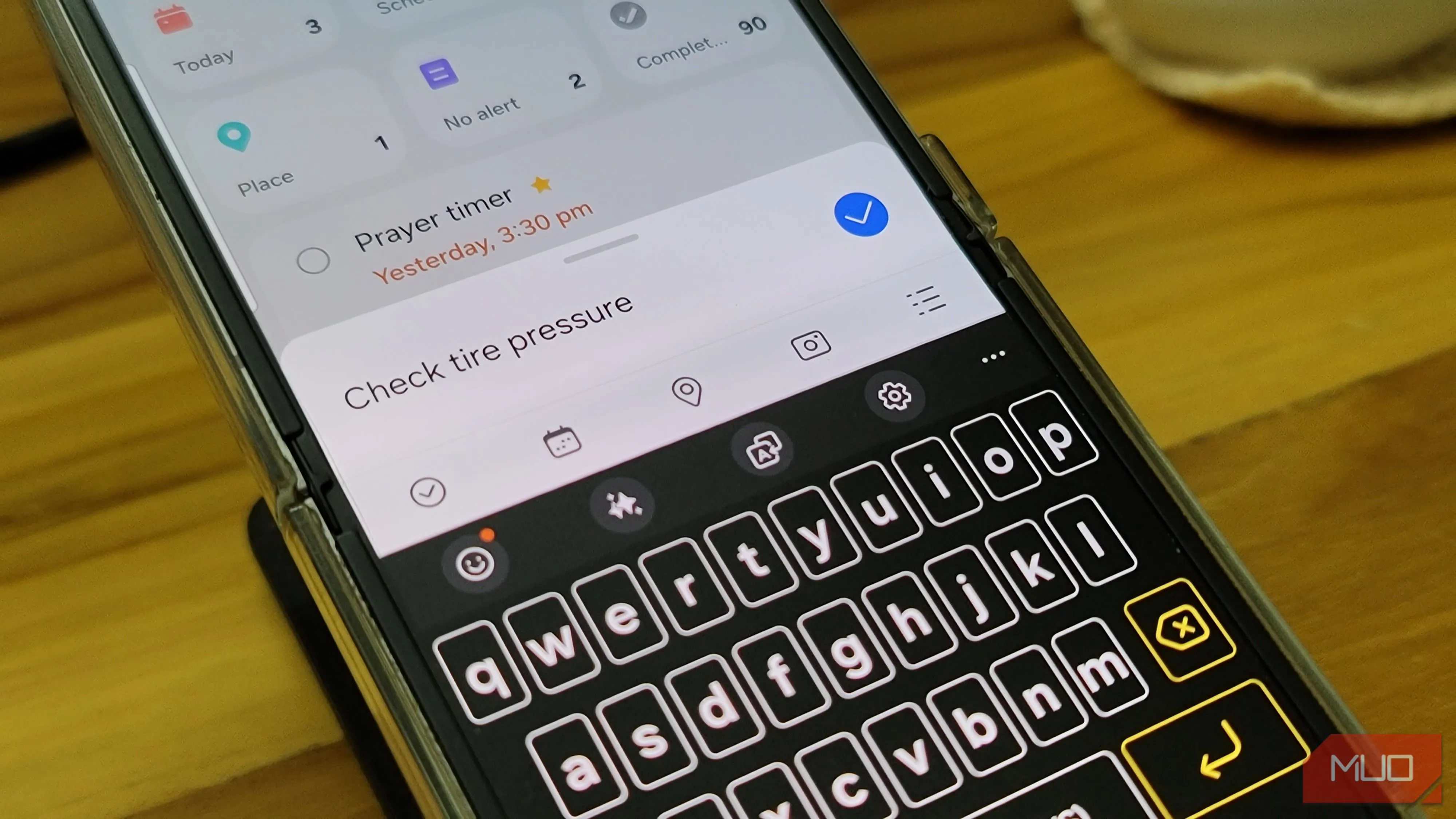 Giao diện thêm nhắc (Add reminder) trong Samsung Reminder trên Galaxy Z Flip 6, hiện tuỳ chọn thời gian và địa điểm rõ ràng