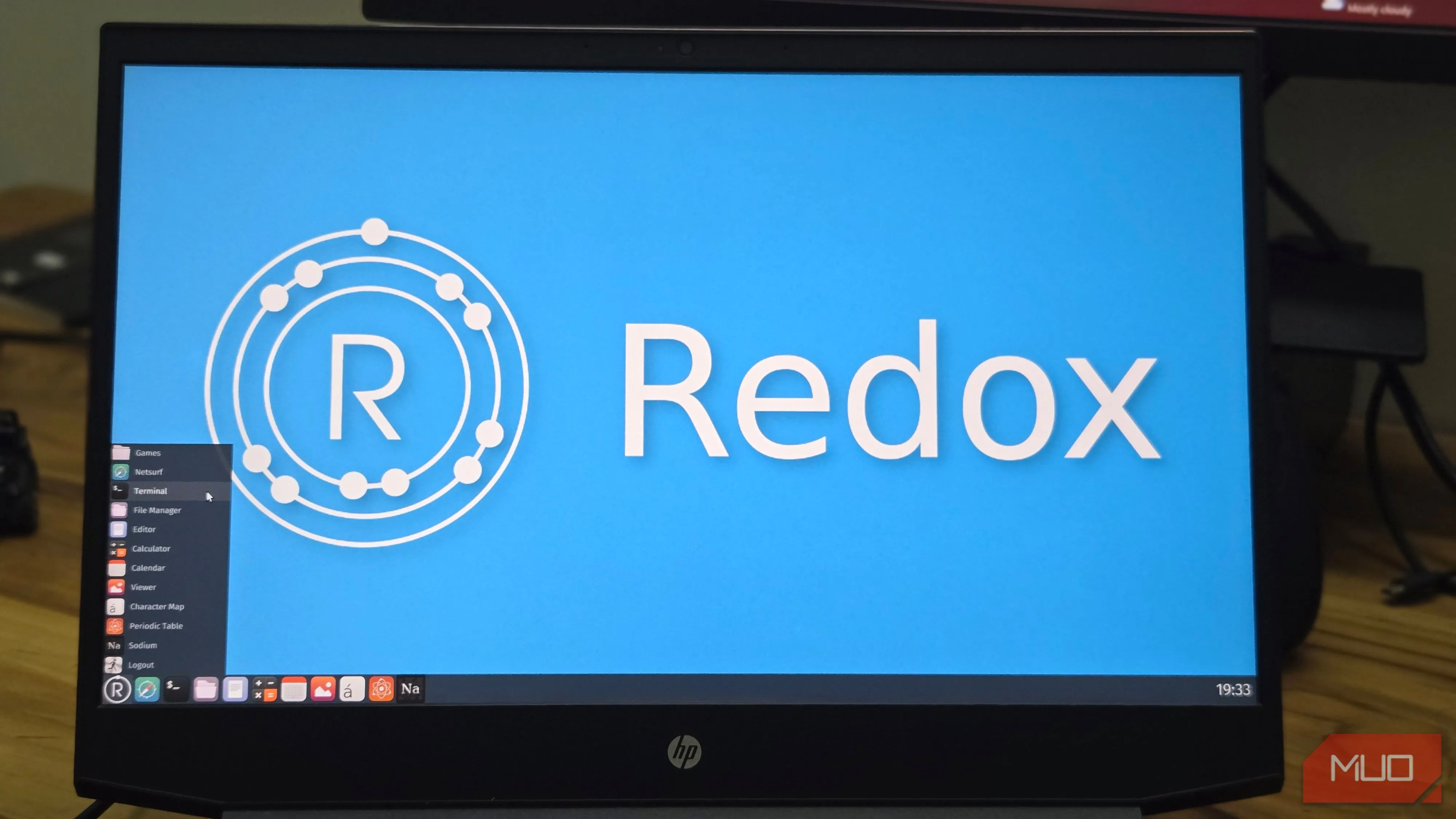 Redox OS chạy trên laptop - hệ điều hành viết bằng Rust với giao diện Orbital