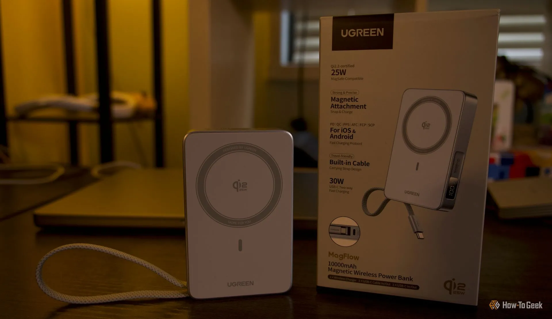 Ugreen MagFlow và hộp đựng, ảnh minh họa hộp và thiết bị kèm theo